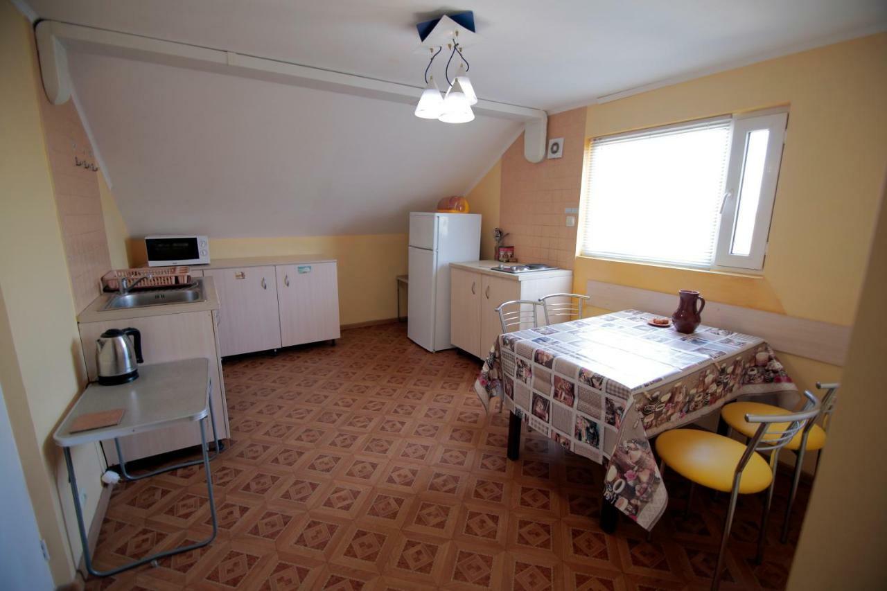 Guest House Kamenny Dom Karolino-Buhaz Luaran gambar